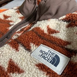 Medium North Face Sweater
